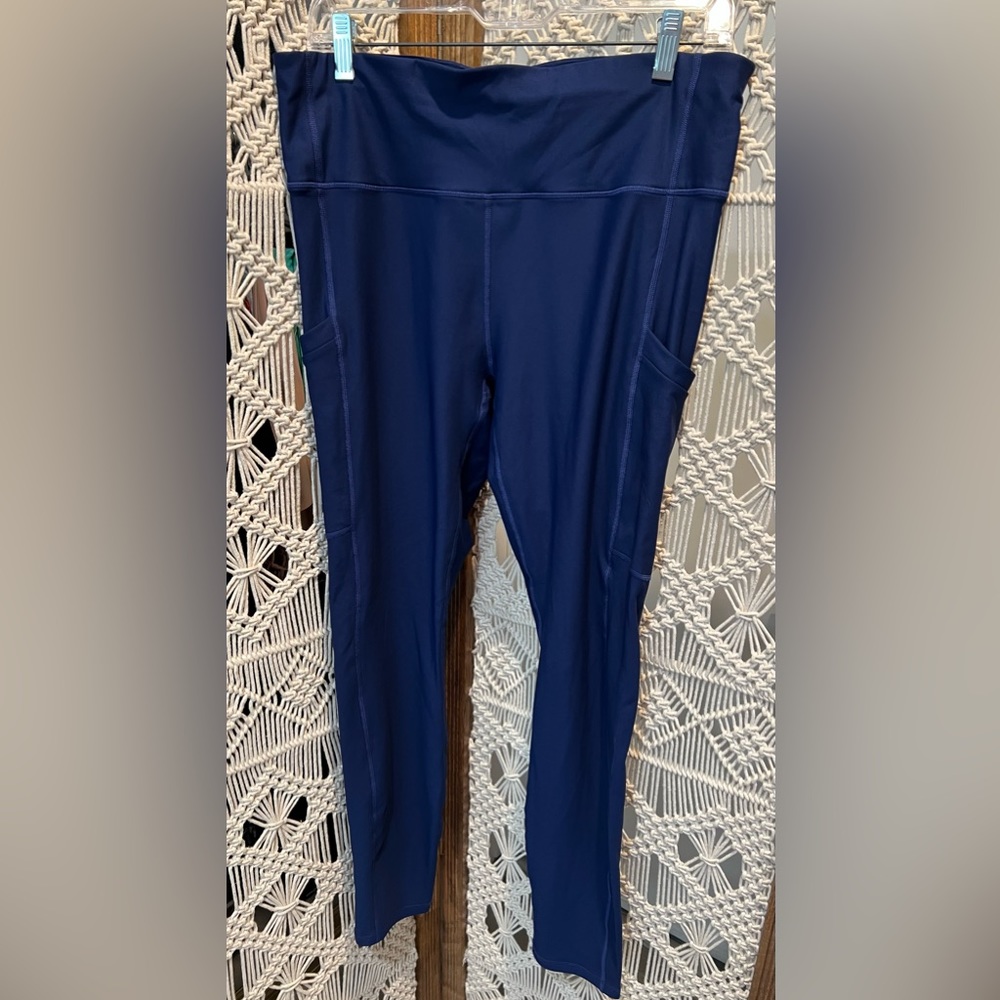EUC Fabletics workout leggings size XL